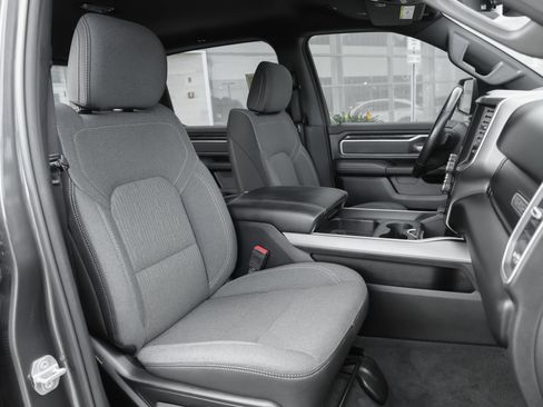 Used 2021 RAM 1500 Big Horn RWD image 43