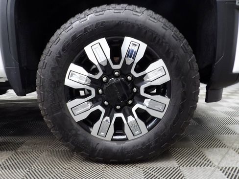 Used 2024 GMC Sierra 2500 Denali w/ Max Trailering Package image 8