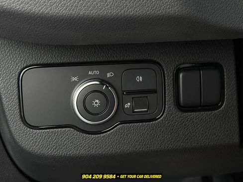 Used 2019 Mercedes-Benz Sprinter 2500 image 17