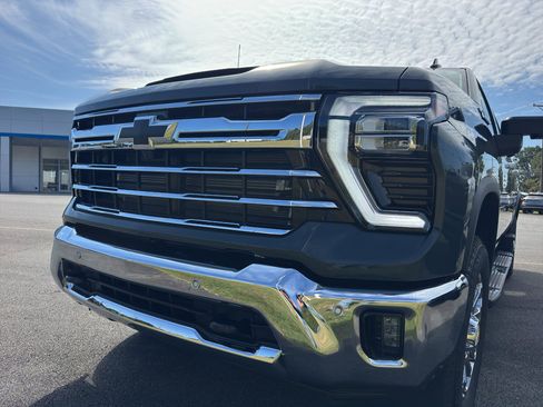 New 2026 Chevrolet Silverado 2500 LTZ w/ LTZ Convenience Package image 14