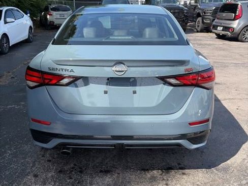 Used 2025 Nissan Sentra SR w/ SR Premium Package FWD image 8