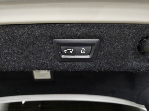 Used 2022 BMW 540i xDrive w/ Premium Package AWD/4WD image 9