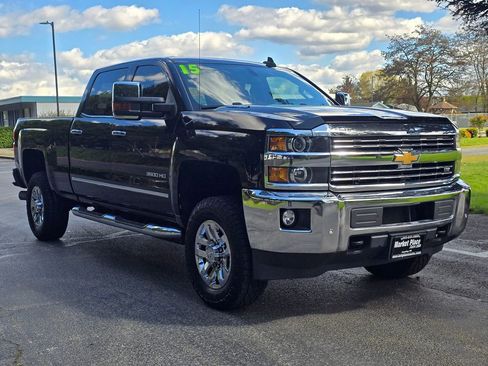Used 2015 Chevrolet Silverado 3500 LTZ w/ Duramax Plus Package AWD/4WD image 8