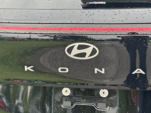 Used 2025 Hyundai Kona SEL AWD/4WD image 9