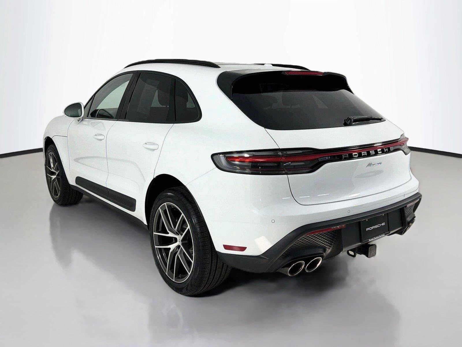 Certified 2026 Porsche Macan AWD/4WD image 3