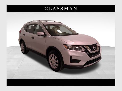 Used 2017 Nissan Rogue S w/ S Family Package image 1
