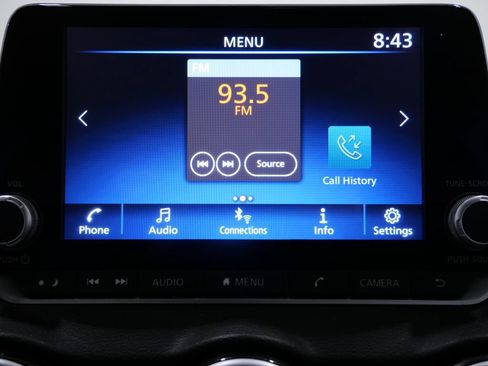Used 2025 Nissan Sentra SV FWD image 17