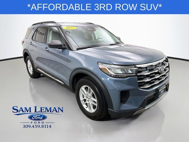 Used 2025 Ford Explorer Active AWD/4WD image 1