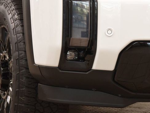 Used 2024 GMC Sierra 2500 AT4 w/ AT4 Premium Plus Package AWD/4WD image 14