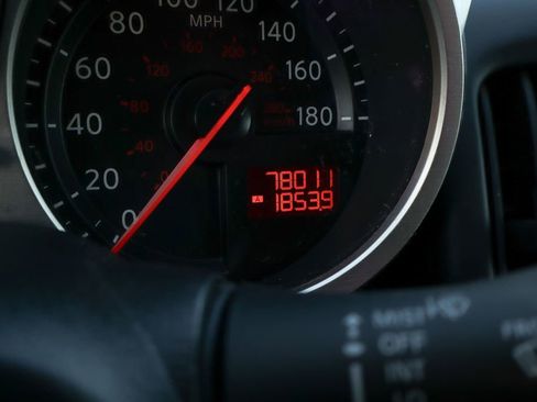 Used 2010 Nissan 370Z Coupe image 24