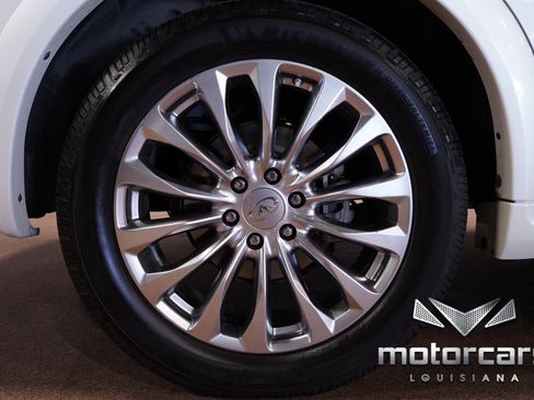 Used 2017 INFINITI QX80 2WD w/ Deluxe Technology Package image 18