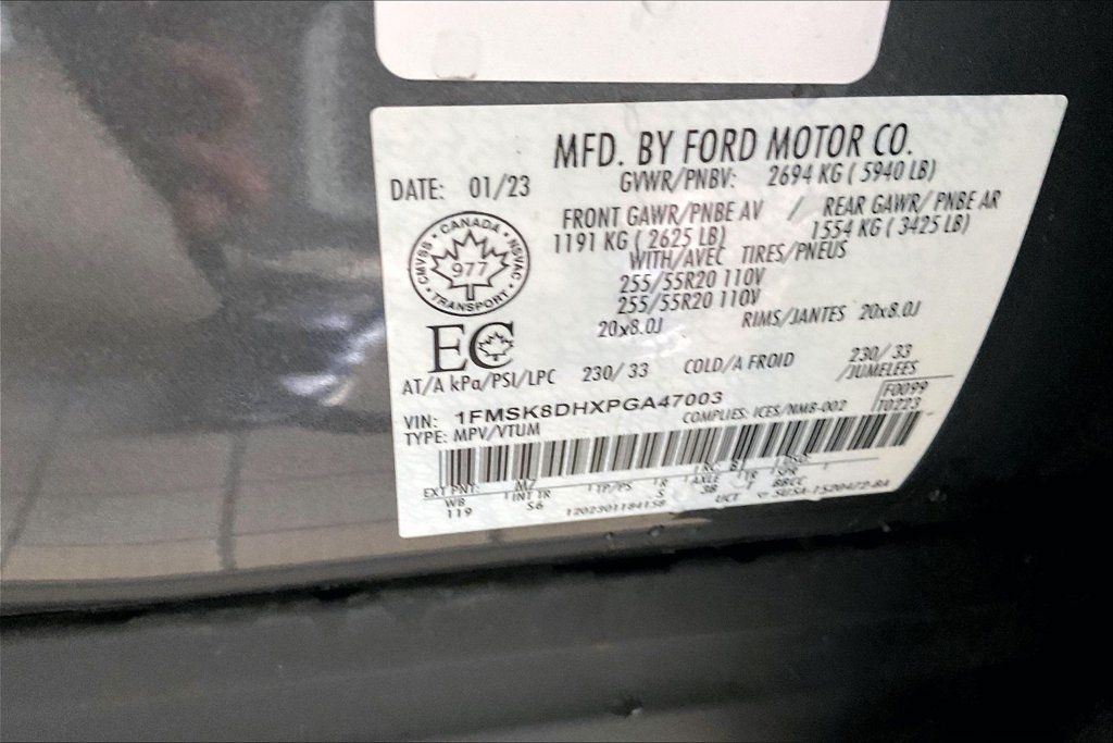 Used 2023 Ford Explorer XLT AWD/4WD image 35