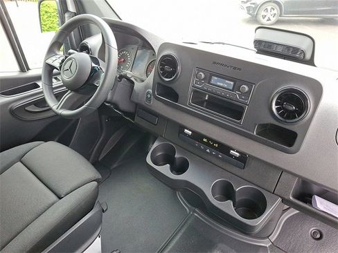 Used 2025 Mercedes-Benz Sprinter 2500 image 12