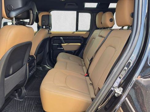 Certified 2026 Land Rover Defender 110 X-Dynamic SE AWD/4WD image 19