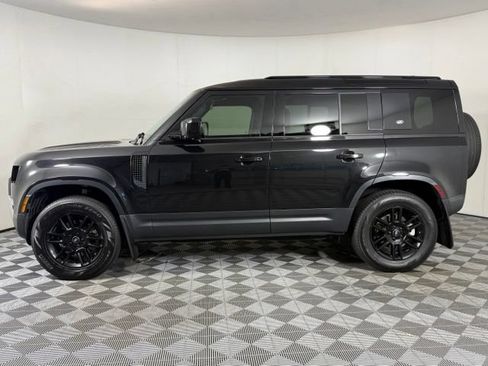 Used 2024 Land Rover Defender 110 S AWD/4WD image 3