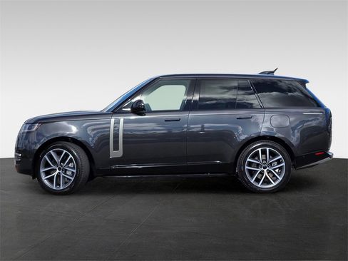 New 2026 Land Rover Range Rover SE image 3
