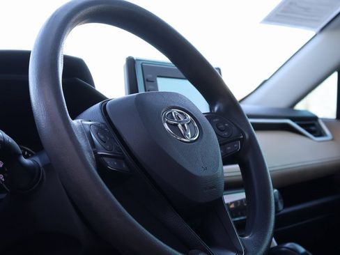 Used 2021 Toyota RAV4 XLE w/ Convenience Package image 26