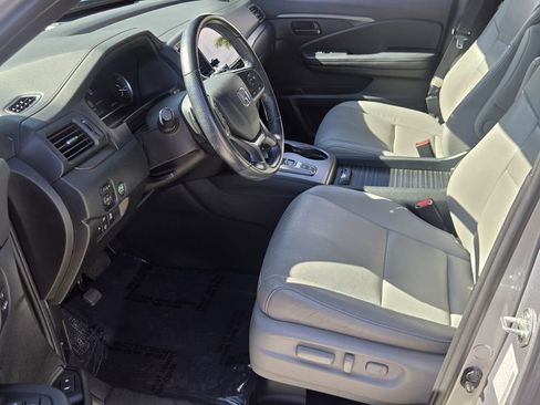 Used 2023 Honda Passport EX-L image 11