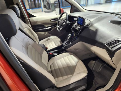 Used 2022 Ford Transit Connect Titanium w/ Trailer Tow Package image 31