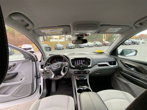 Used 2023 GMC Terrain SLE w/ Driver Convenience Package image 20