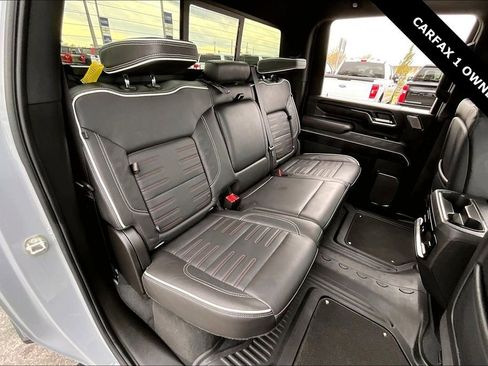 Used 2024 GMC Sierra 2500 AT4X image 25