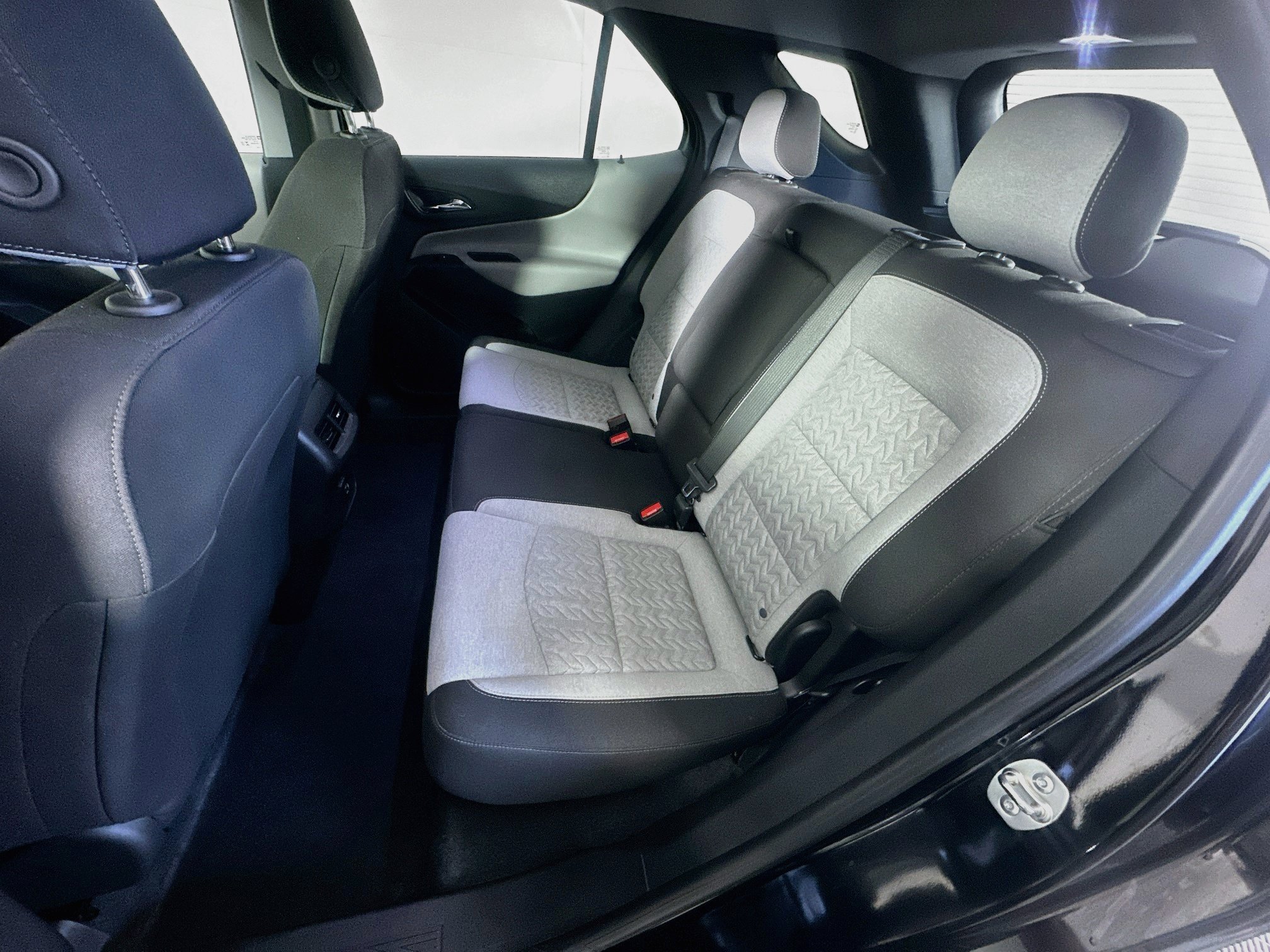 Used 2024 Chevrolet Equinox LS w/ LS Convenience Package FWD image 26