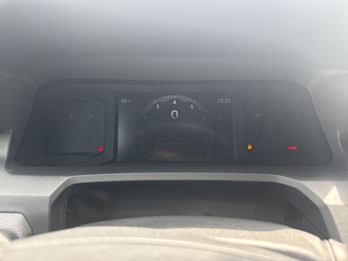 Used 2025 Toyota Tacoma SR5 AWD/4WD image 21