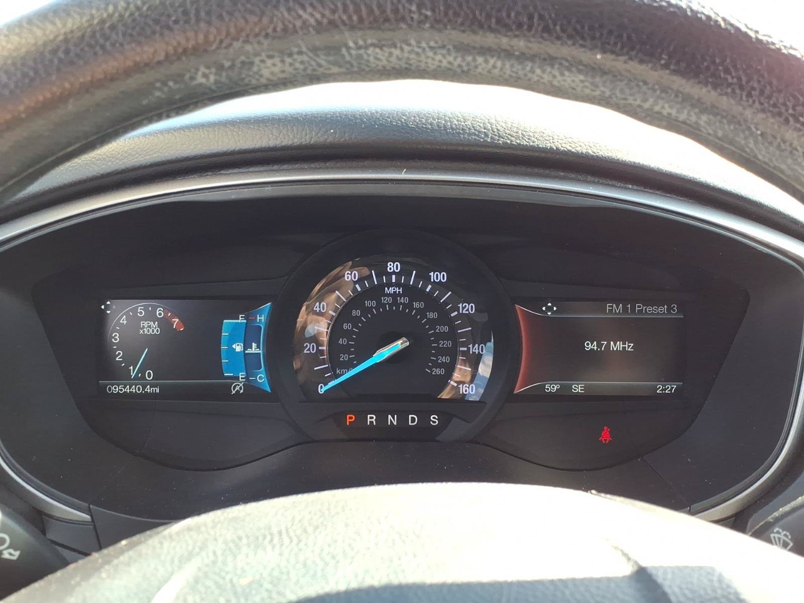 Used 2018 Ford Fusion SE w/ Fusion SE Technology Package FWD image 25