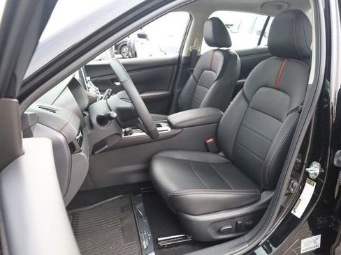 Certified 2023 Nissan Sentra SR w/ SR Premium Package FWD image 8
