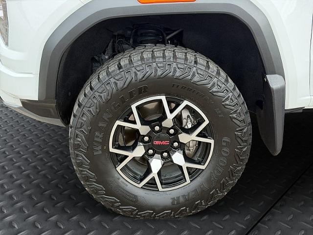 Used 2024 GMC Canyon AT4X AWD/4WD image 10