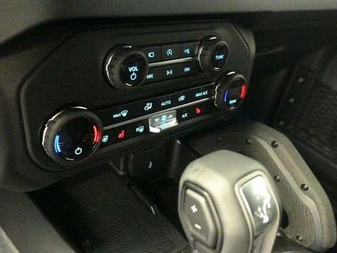 New 2026 Ford Bronco Outer Banks w/ Sasquatch Package AWD/4WD image 17