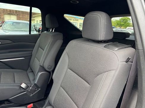 Used 2025 Chevrolet Traverse LT AWD/4WD image 20