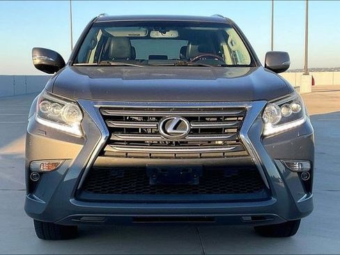 Used 2014 Lexus GX 460 image 2