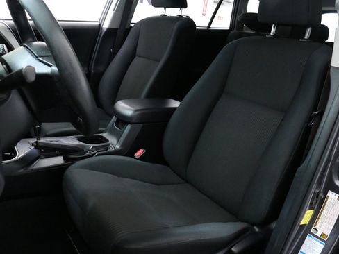 Used 2018 Toyota RAV4 LE image 21