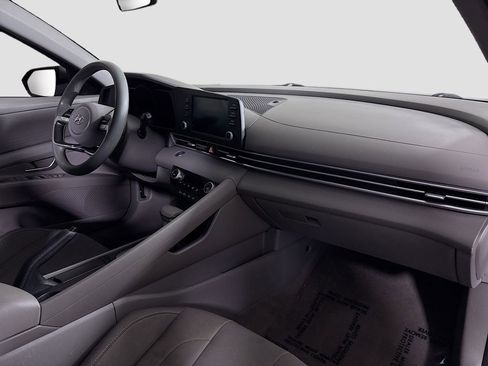Used 2022 Hyundai Elantra SEL FWD image 28