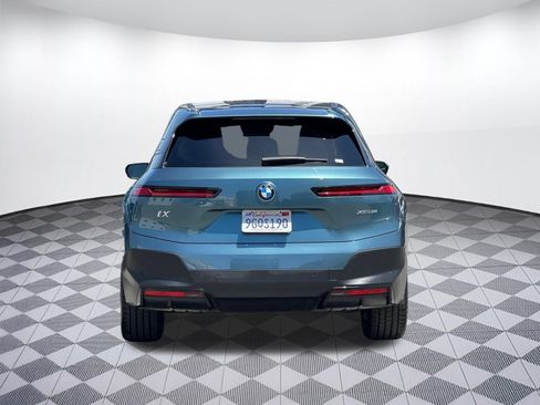 Used 2023 BMW iX xDrive50 AWD/4WD image 9