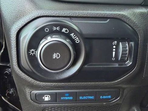 Used 2023 Jeep Wrangler Unlimited AWD/4WD image 18