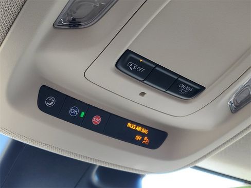 Used 2023 Buick Envision Preferred image 19