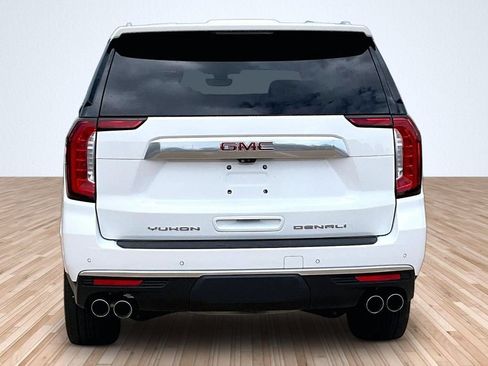 Used 2021 GMC Yukon Denali w/ Denali Premium Package AWD/4WD image 4