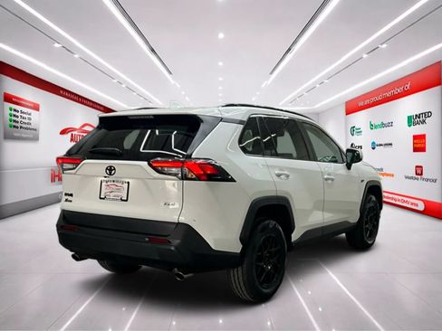 Used 2022 Toyota RAV4 XLE FWD image 7