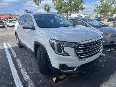 Used 2022 GMC Terrain SLT image 1