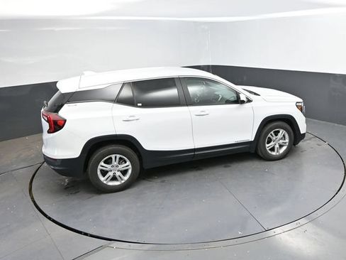 Used 2024 GMC Terrain SLE FWD image 26
