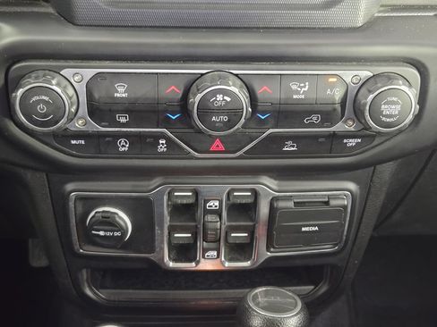 Used 2023 Jeep Gladiator Sport AWD/4WD image 20