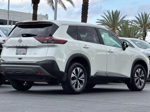 Used 2023 Nissan Rogue SV FWD image 3