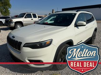 Used 2019 Jeep Cherokee Latitude Plus FWD video 1