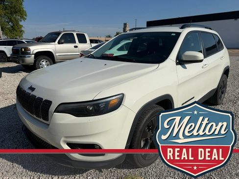 Used 2019 Jeep Cherokee Latitude Plus FWD image 1