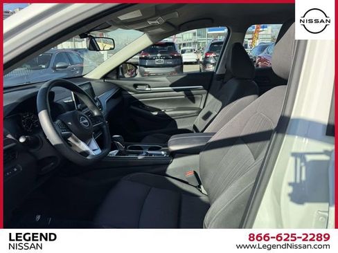 Used 2023 Nissan Altima 2.5 SV image 12