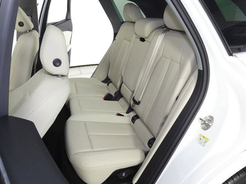 Used 2025 Audi Q5 Premium w/ Convenience Package AWD/4WD image 21