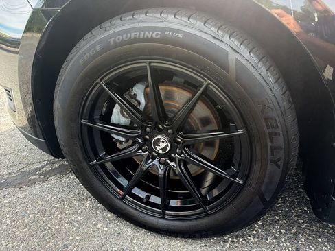 Used 2019 Ford Taurus SE FWD image 16