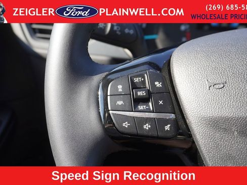 Used 2022 Ford Escape SE w/ Cold Weather Package image 22